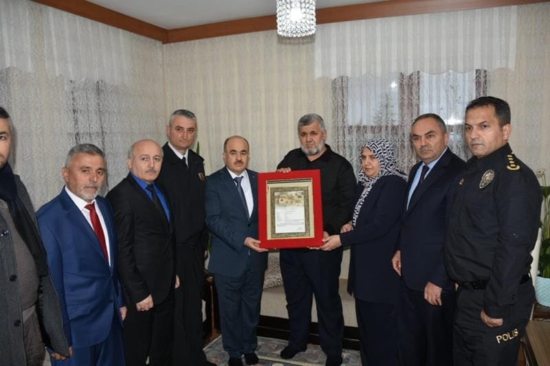 ŞEHİT AİLESİNE BERAT TAKDİM EDİLDİ