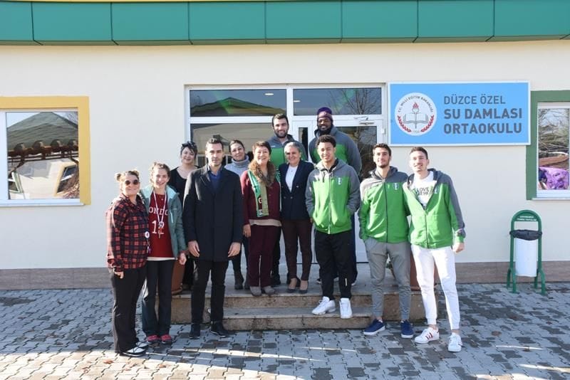 SPORCULAR ÇOCUKLARLA BULUŞTU
