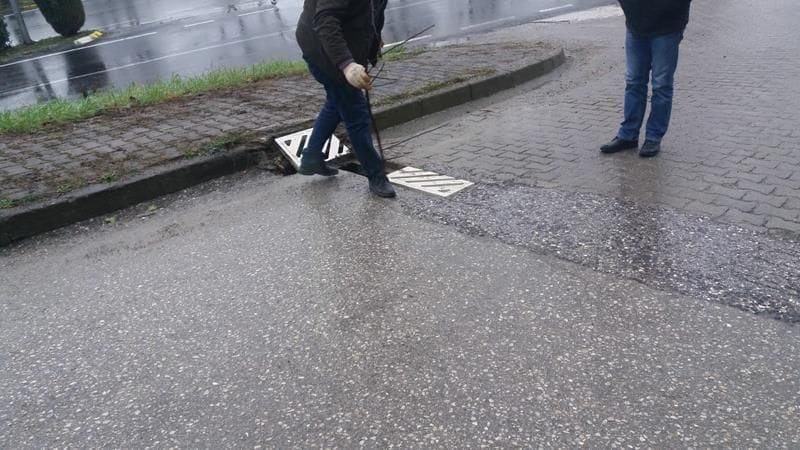 HIRSIZLARIN HEDEFİ RÖGAR KAPAKLARI