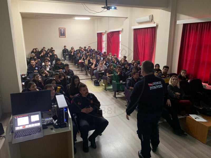 DÜZCE İTFAİYESİ EĞİTİMLERE DEVAM EDİYOR