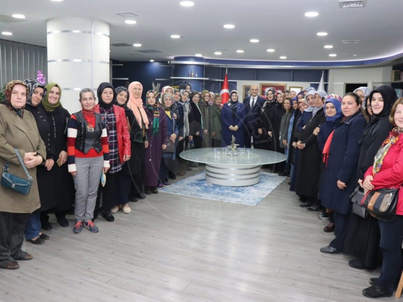 AK PARTİ KADIN KOLLARINDAN HAYIRLI OLSUN ZİYARETİ