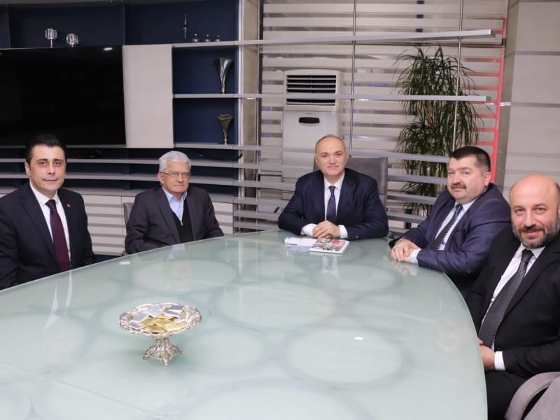 UZMAN İSİMLERLE YOLA DEVAM EDECEK