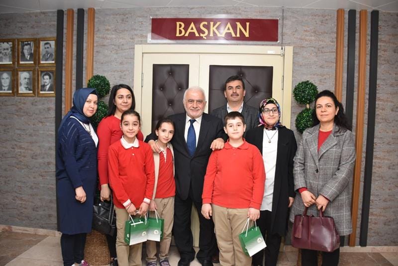 BAŞKANLIK KOLTUĞUNA OTURDULAR