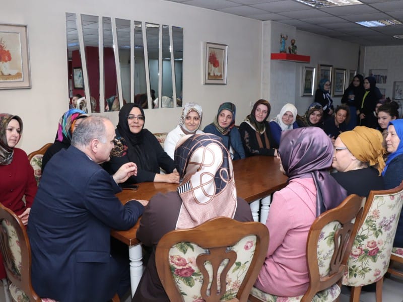 HANIMLAR LOKALİNDE BİR ARAYA GELDİLER