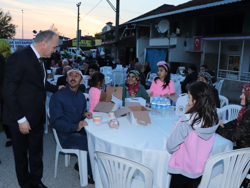 MAHALLE İFTARINDA VATANDAŞLARLA BULUŞTU