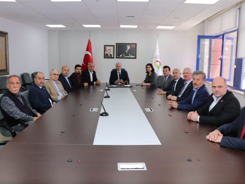 İGM VE MHP HEYETİNDEN BAŞKAN ÖZLÜYE ZİYARET
