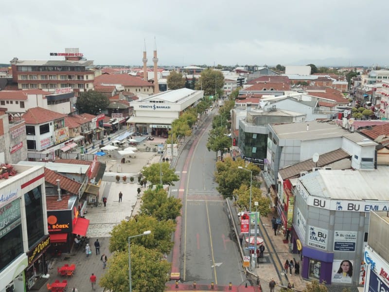 CADDE ÜZERİNDE ÇALIŞMA BAŞLIYOR