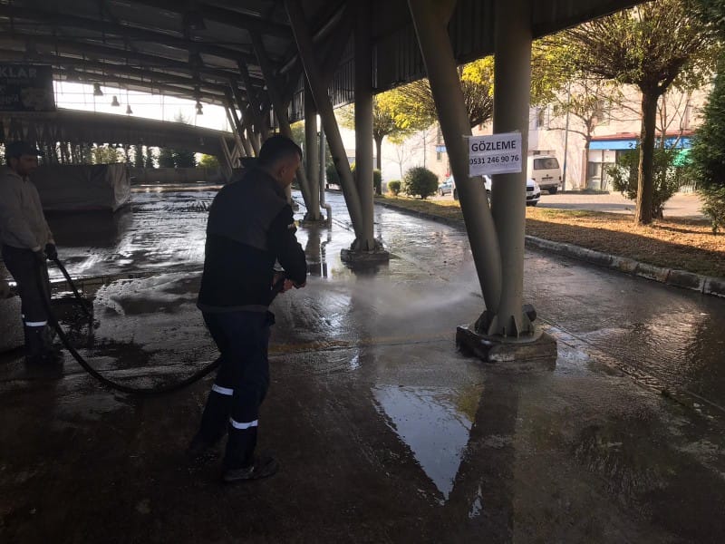 PAZARYERLERİNDE YIKAMA ÇALIŞMASI YAPILDI