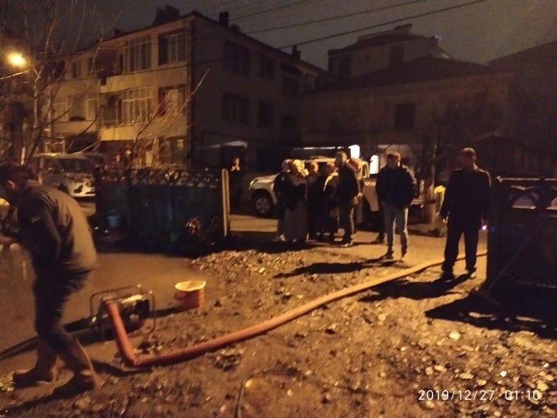 EKİPLER GECE BOYUNCA ÇALIŞTI