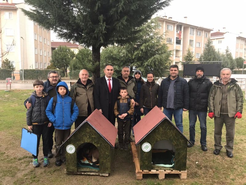 SOKAK HAYVANLARINA SICAK YUVA