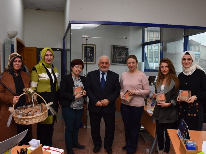 KADIN PERSONELİ UNUTMADILAR