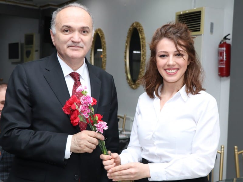 BAŞKAN ÖZLÜ'NÜN KADINLAR GÜNÜ MESAJI