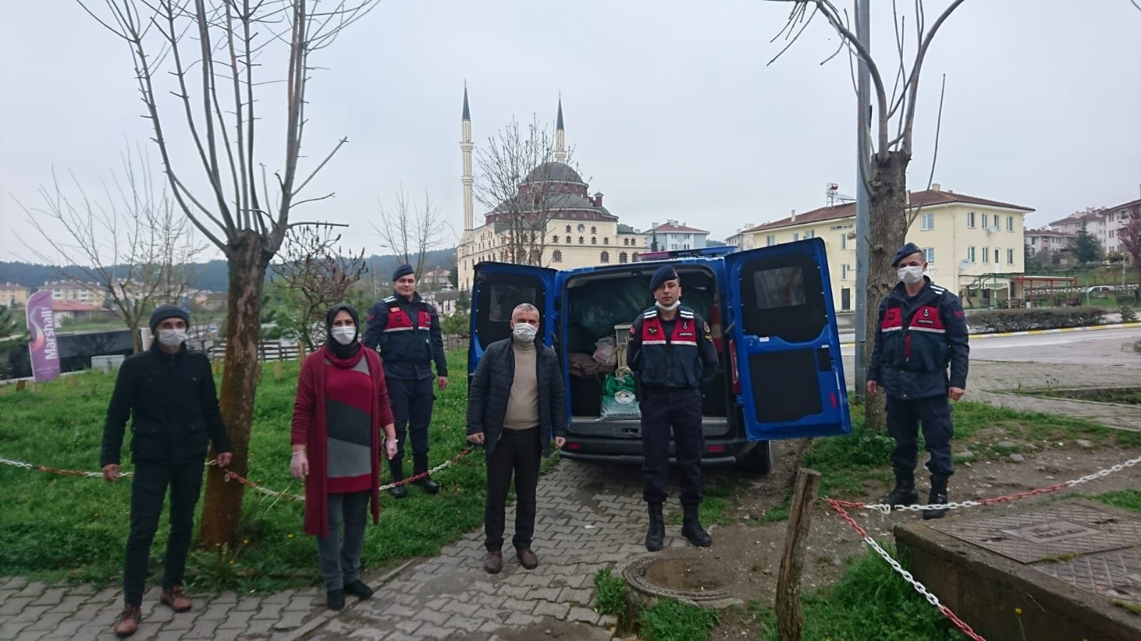 DÜZCE BELEDİYESİNDEN İHTİYAÇ SAHİBİNE YARDIM ELİ